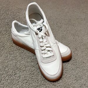 Nike Women’s White Classic Sneaker with Gum Sole size 11